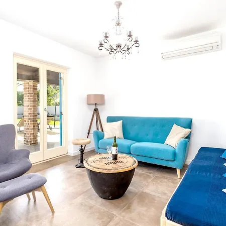 3 Bedrooms Villa With Private Pool Furnished Terrace And Wifi At Hreljici Villa Hreljići