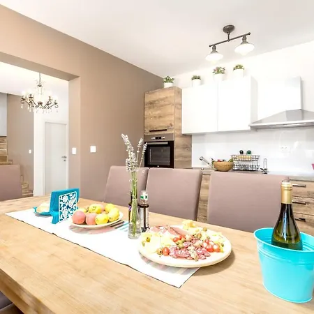 3 Bedrooms Villa With Private Pool Furnished Terrace And Wifi At Hreljici