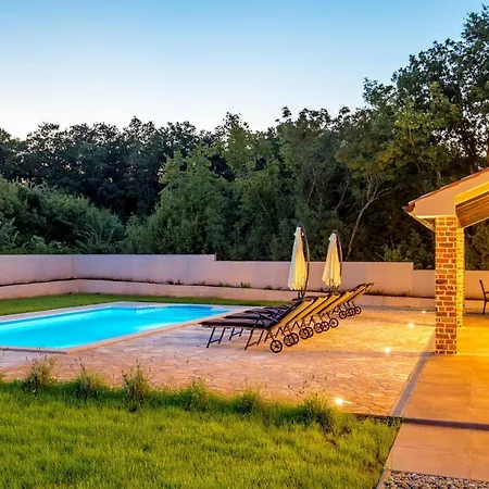 3 Bedrooms Villa With Private Pool Furnished Terrace And Wifi At Hreljici *