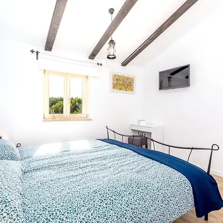 3 Bedrooms Villa With Private Pool Furnished Terrace And Wifi At Hreljici